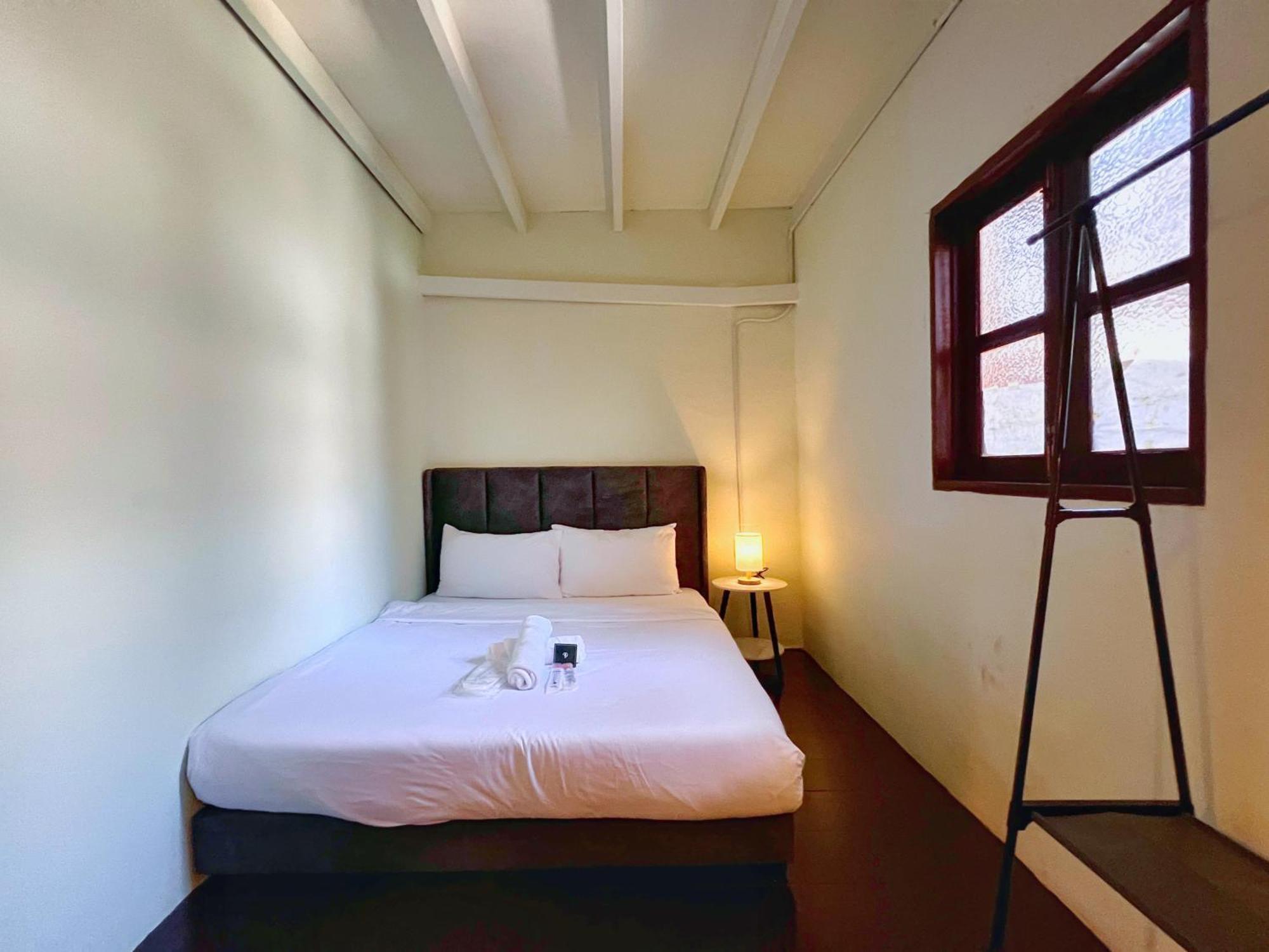 Pine Muntri Guest house George Town
